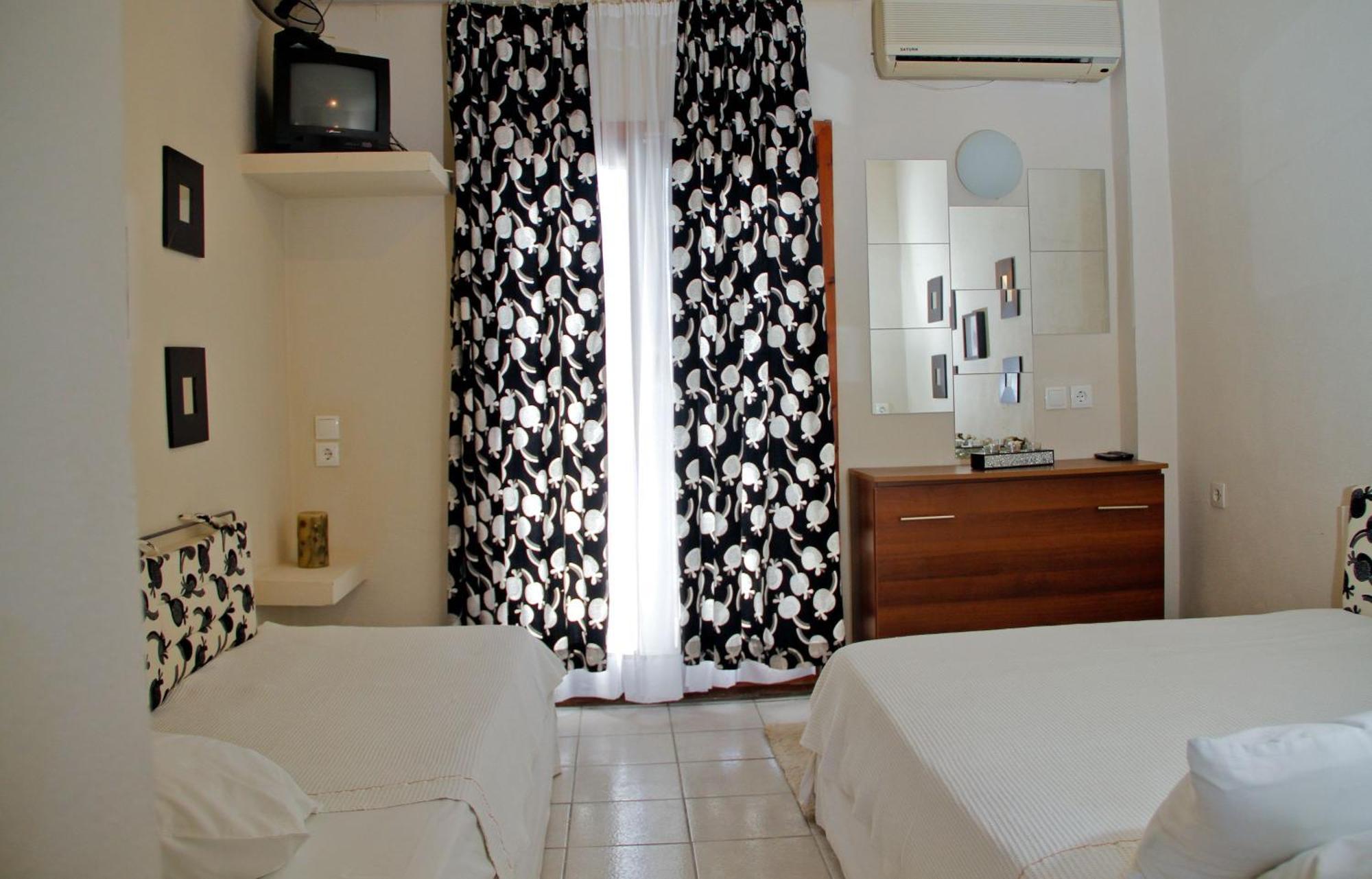 Hotel Idea Fourka Exterior photo